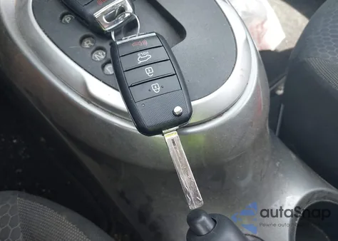 2020 Kia Sportage Lx z USA, uszkodzony, nr VIN KNDPM3AC9L7835944